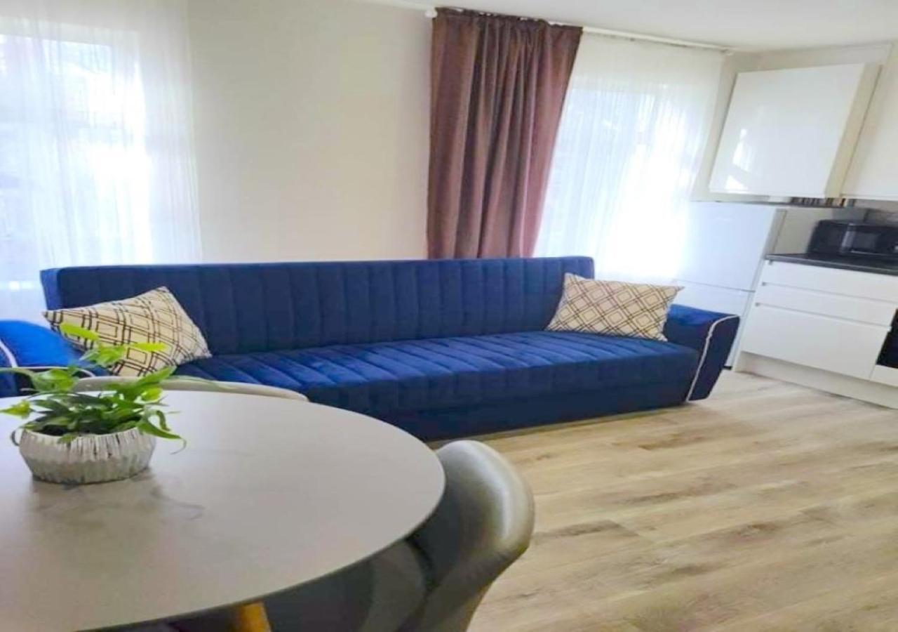 2 Bedroom Serviced Apartment # London Eksteriør bilde