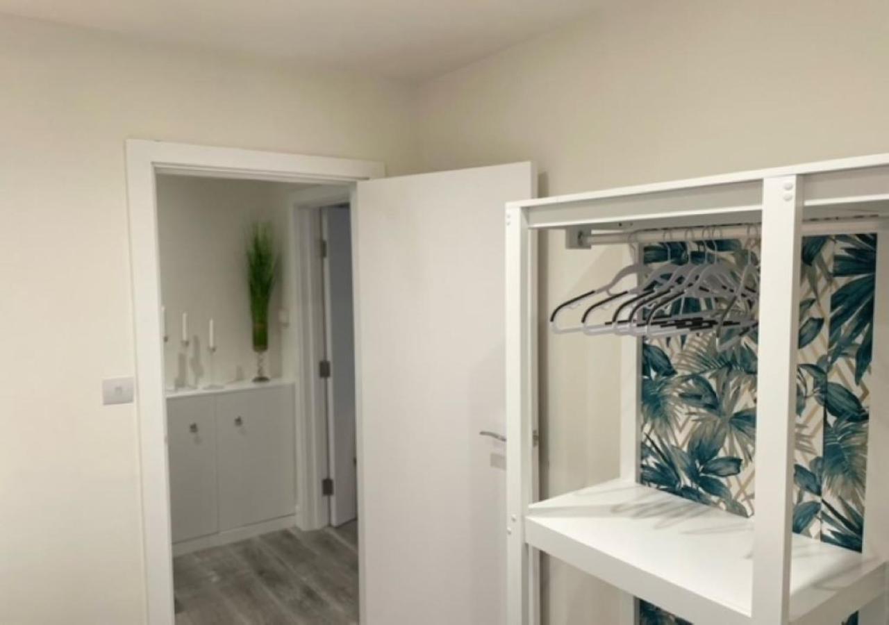 2 Bedroom Serviced Apartment # London Eksteriør bilde